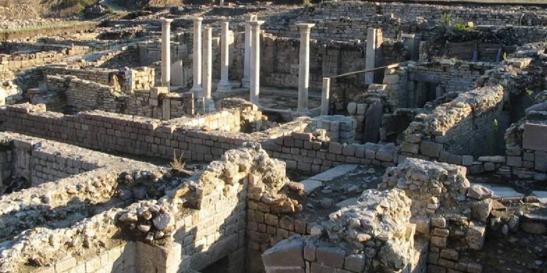 Roma Dönemi’nin gizli şifa merkezi! Toprağında 45 derece sıcaklıkta kükürtlü su çıkıyor: Burası Türkiye’nin miraslarından 5